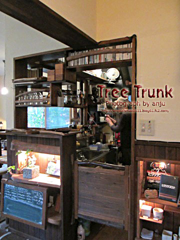 花と自家焙煎コーヒーの店 　TREE TRUNK（ツリートランク）