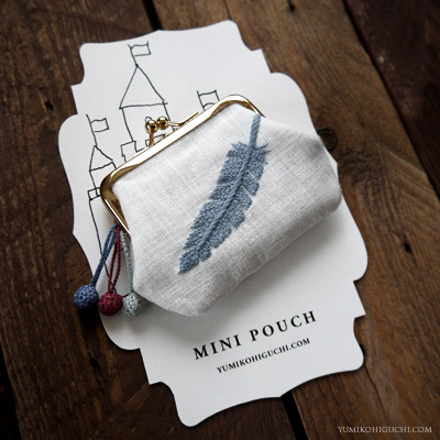 feather-mini-pouch